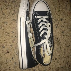 Black low top converse